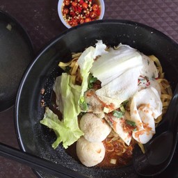 บะหมี่ลูกชิ้นปลา