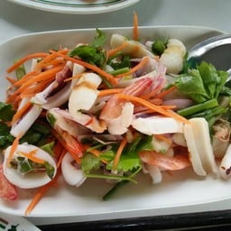 ร้านริมแม่ลา