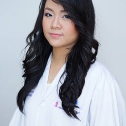 ทญ. นันทิการย์ อัศวชีวันธรกุล (หมอแก้ว) ฟันปลอม