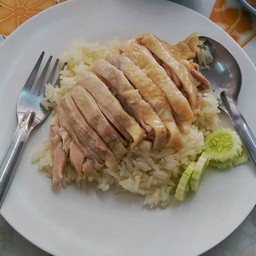ข้าวมันไก่ ไก่ยังอร่อย แต่ข้าวแห้งไปนิด