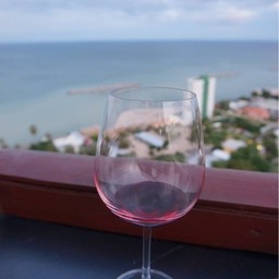 Wineแดงสักแก้ว🍷