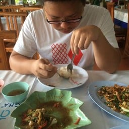 ทิวากร ข้าวมันไก่