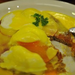 EGGS BENEDICT