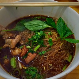 หมี่ตกหมูสด