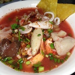 ก๋วยเตี๋ยวต้มยำ ดอนเจดีย์ ถนนราชพฤกษ์