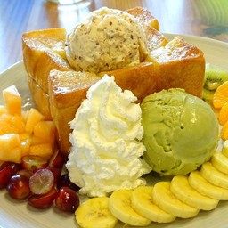 Nomnoey Dessert and Cafe' -