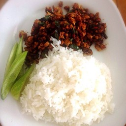 ร้านนครสวรรค์ ก๋วยเตี๋ยว อาหารตามสั่ง