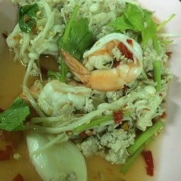 ยำเห็ดเข็มทอง