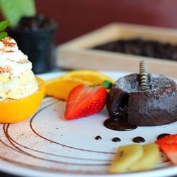 ช็อกโกแลตลาวา+ไอศกรีม (85 บาท)