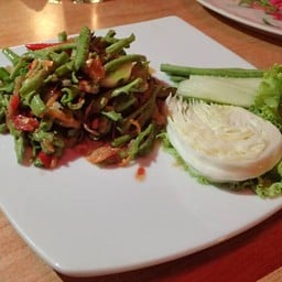 เฝอ เนินพระ