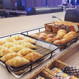 Hundred Stay Shinjuku