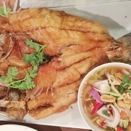 ปลากะพงทอดน้ำปลา
