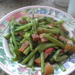 ป้าน้อย อาหารตามสั่ง