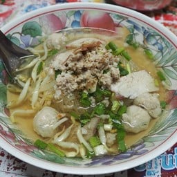 เส้นเล็กรวมหมู 35 บาท