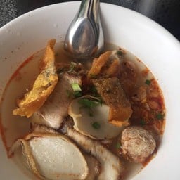 ก๋วยเตี๋ยวหมูแคะ