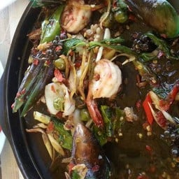 ผัดฉ่าทะลอันนี้พอรับได้