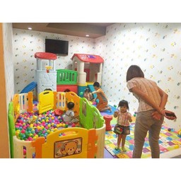 ทางร้านมีบ้านบอลต้อนรับเด็กๆ นะคะ 😊