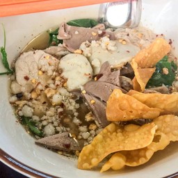 เส้นหมี่ต้มยำ