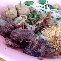 ก๋วยเตี๋ยวเรือพระสมุทร & ตำแสนสุข