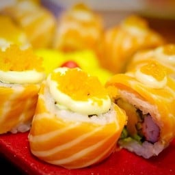 Salmon Roll !!