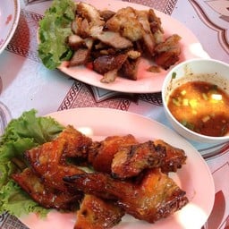 ร้านโสภณ ส้มตำ ลาบ อาหารตามสั่ง