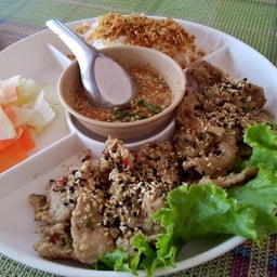 แหนมเนือง