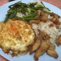 ผัดผักบุ้งไข่ดาว