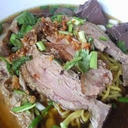 ร้านก๋วยเตี๋ยวเป็ดมังกรทองบ้านคำไฮ(บึงหนองโคตร)