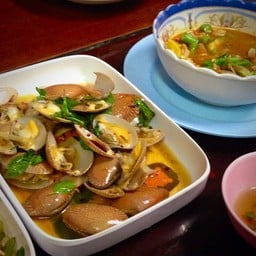 ร้านลุงเล็ก (เจ้าเก่าริมน้ำ)