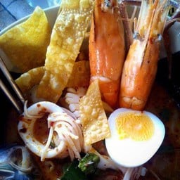,ก๋วยเตี๋ยวต้มยำกุ้งแม่น้ำน้ำข้น