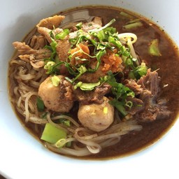 เส้นเล็กเนื้อ พิเศษครับ