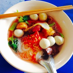 เส้นหมี่โฟพิเศษ 40 บาท