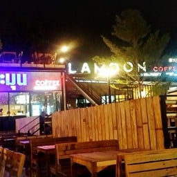บรรยากาศด้านนอกร้าน 