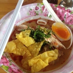 นายโอ๊ต ก๋วยเตี๋ยวต้มยำน้ำข้น