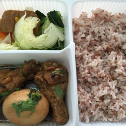 ข้าวพะโล้น่องไก่