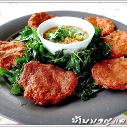 ทอดมันปลากรายเนื้อเหนียวดีใช้ได้ รสดี เผ็ดกำลังดี