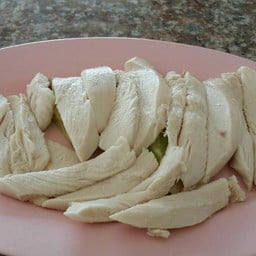 ไก่ตอนล้วนๆ 1 จานจ๊ะ