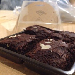 HUNG Brownie Is Happy