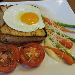 Croque Madame ฿250