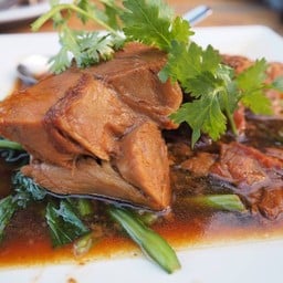 ขาหมูหมั่นโถ