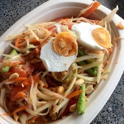 ตำไข่เค็ม ... แม่ค้าลืมใส่ไข่เค็มมาให้ เพื่อนต้องเดินไปทวง 55555