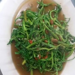 กระเฉดไฟแดง + ข้าวต้มกุ้ย