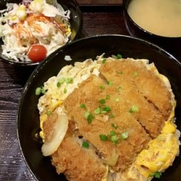 ข้าวราดหมูทอดไข่ (150.-)