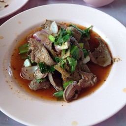 ส้มตำไก่ย่างรสเด็ด หน้าวัดพวกเปีย