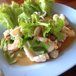 ลุงแว่นวังน้ำเขียว