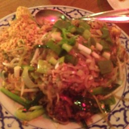 ผัดไทยเนื้อ