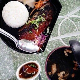 ข้าวปลาซาบะย่างซีอิ้วเสิร์ฟพร้อมมิโซะซุป 89฿