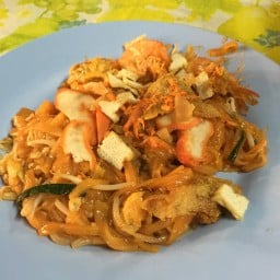 น้องแจง ผัดไทย หอยทอด