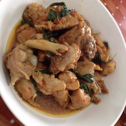 ข้าวราดแกงอิ่มจุงเบย