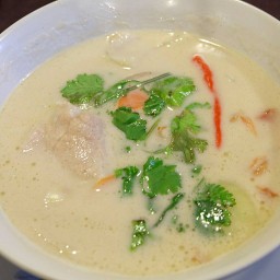 ต้มข่าไก่